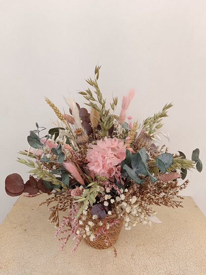 Basket preserved flowers nude tones